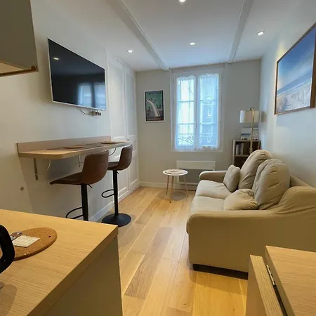 Апартаменты Comfortable Close To The